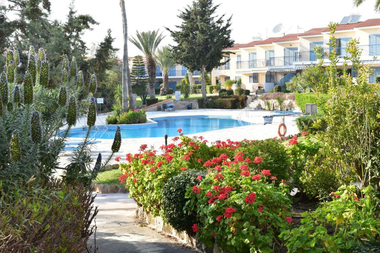 Paradise Gardens Mediterranean Home Пафос Екстер'єр фото